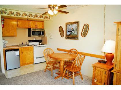 Silver Creek Lodge Snowshoe Room photo
