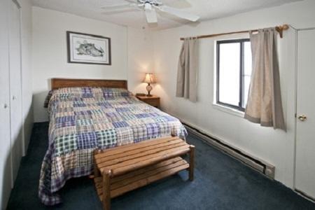 Silver Creek Lodge Snowshoe Room photo