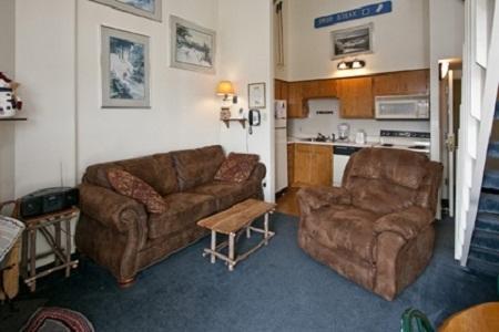 Silver Creek Lodge Snowshoe Room photo